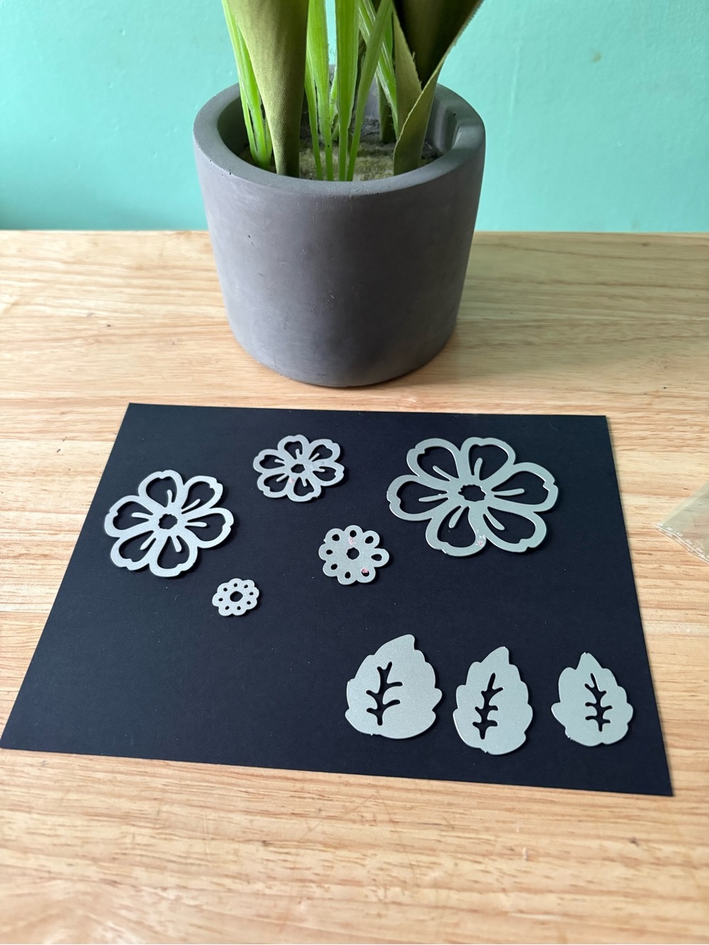 Gray Floral and Leaf Metal Cutting Dies - Craft Set